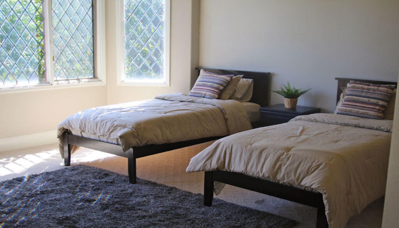 Evolve Teen Comprehensive DBT Treatment Center - Aura