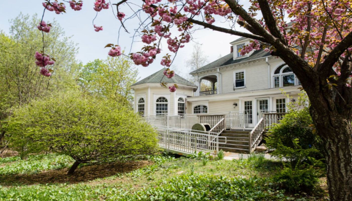 Riverbend Tower Hill Recovery Home