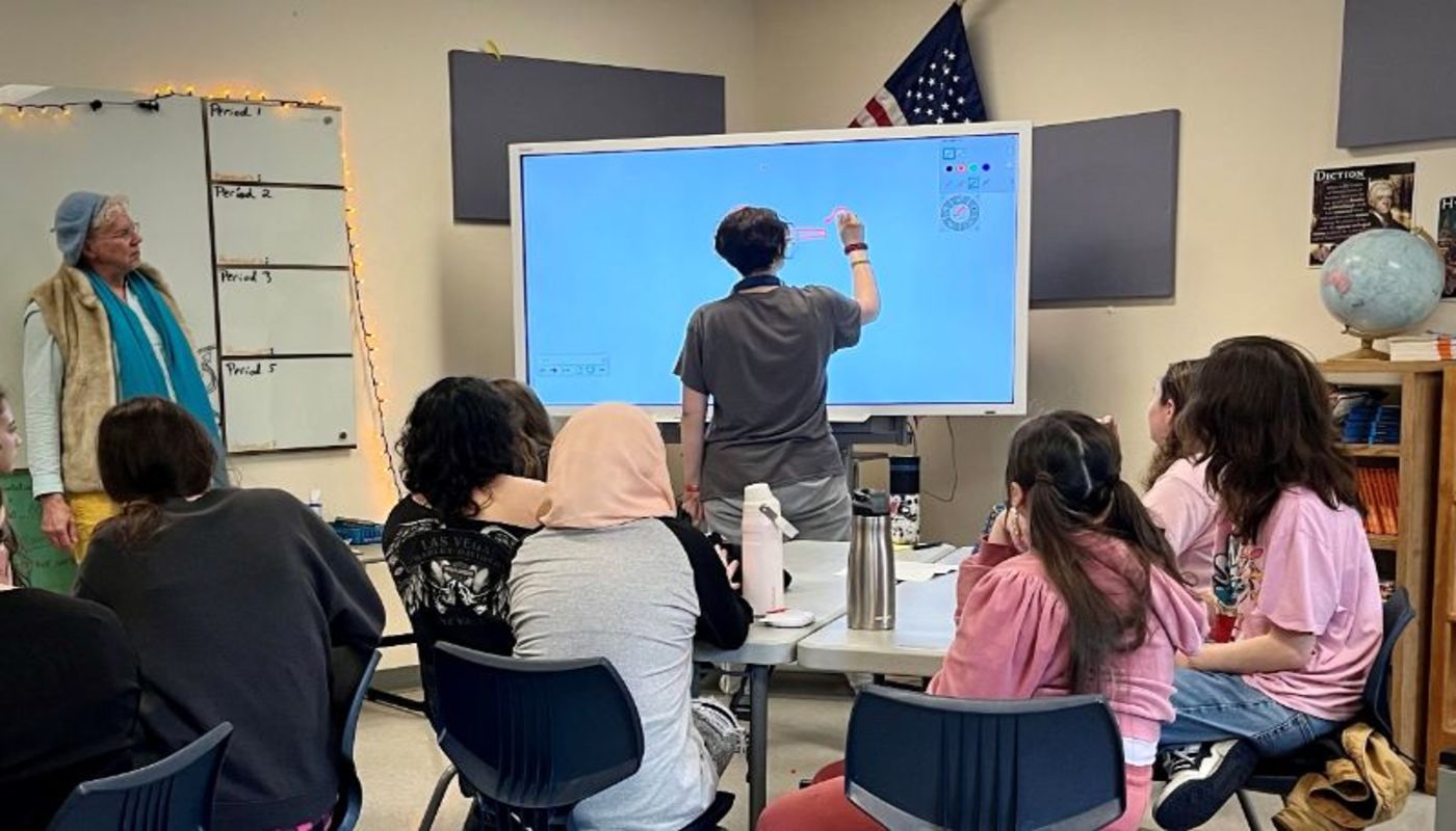 Wellspring Arch Bridge School